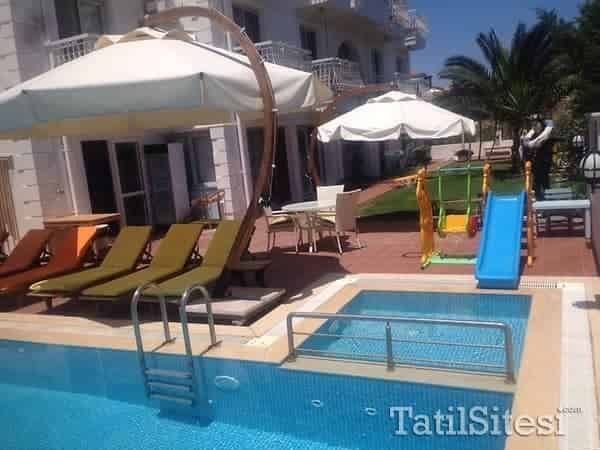 Lapis Port Surf Hotel